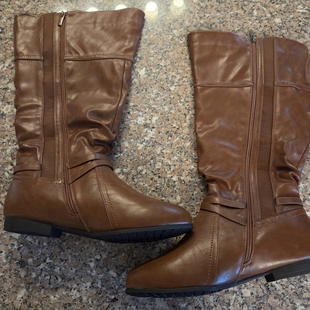 Avenue Boots Size 12w NWOT
